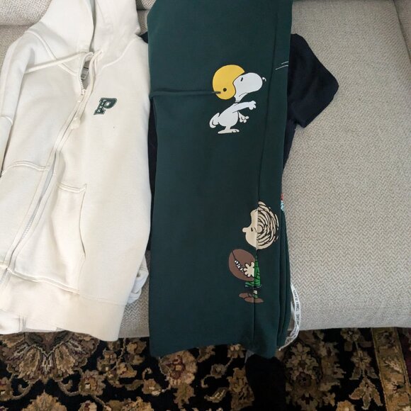 ✨ Bundle of Stylish Winter Clothes – Gently Used! - Picture 2 of 3